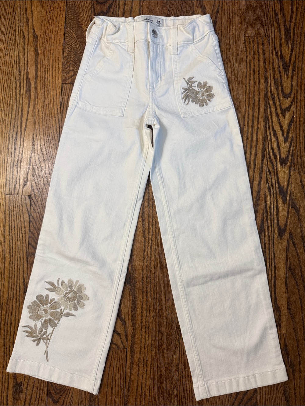 NWT abercrombie kids White Straight-Leg Jeans w/ Floral Embroidery SZ 7/8 L